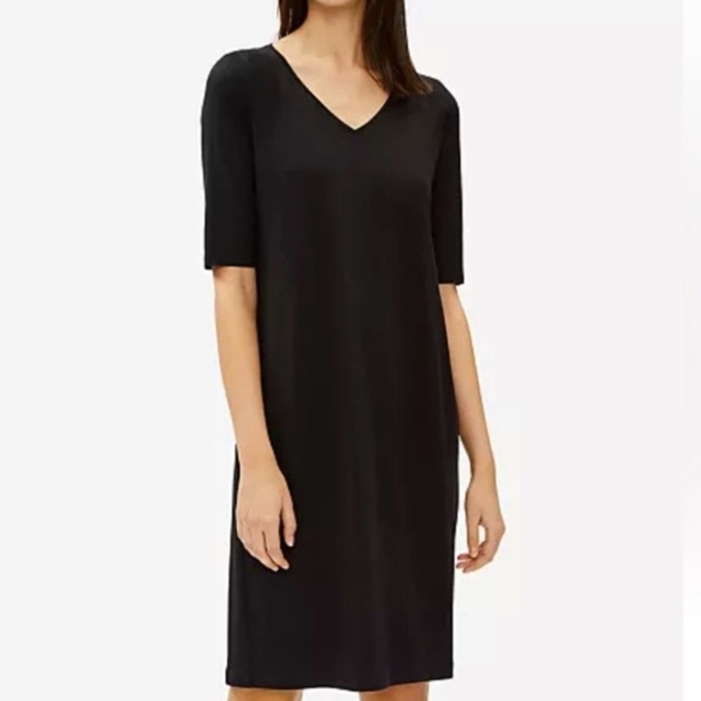 Eileen Fisher XS Classic Black V-Neck